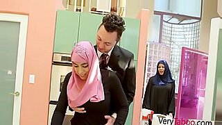 arabic hijab girl possing in underware