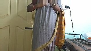 mama-with-skirt-and-without-shorts-porno