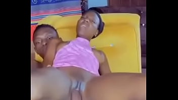 petite fille noire baise avec son prof anal