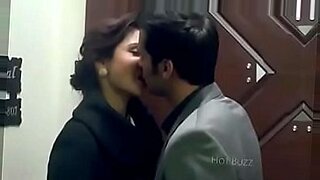 kiss hot romantic sex