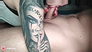 mi-tia-me-manda-videos-desnudandose