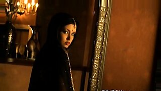 girls-lamiendo-culo-de-la-abuela-porno