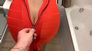 video-de-chica-bailando-desnuda-tetona