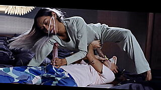 boy-eat-lick-cunilingus-orgasm-mom