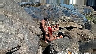 brincando com o cu da gostosa na praia de abrico rj