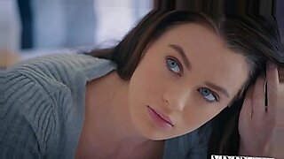 dad-catches-daughter-masturbating