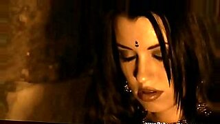 natassia-dreams-strip-tease-xhamster