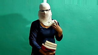 exibicionist-nude-biblioteca-redtube