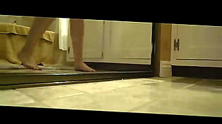 2-transexuales-y-una-mujer-follando