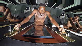 ver-video-gay-gratis-glory-hole