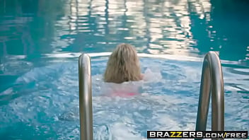 my hot mom com brazzers 2017