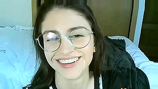 glasses-girl-creampie