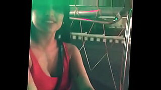 porno-colegialas-pintalabios-rojo-mamadas