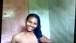 mallu naked aunty bath shower