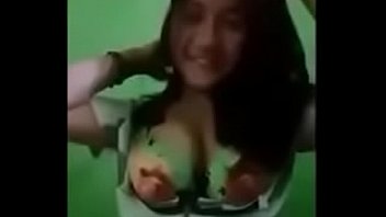 cewek cantik indonesia mandi hot