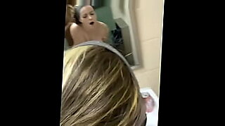 bathroom-gays-porn-juntos