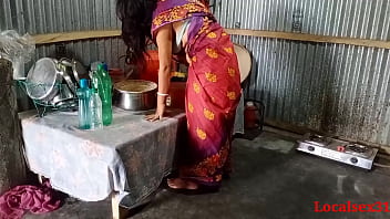 desi mature aunty in red saree fuking wid lover hindi audio