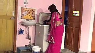 desi indian bhabhi ki gand me lund diya