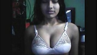 indian bengali aunty housewife hot