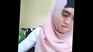 lihat ibu pakai baju tidur tipis