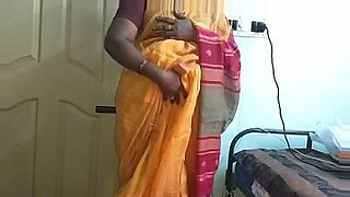 hot vabi model in saree