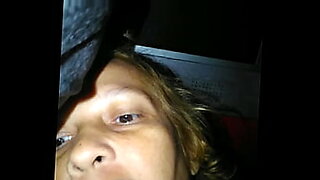 mon-creampie-while-talking-on-the-phone-porn