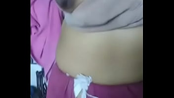 indian aunty boobs press by hubb