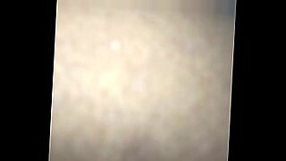 hermosa-morocha-teniendo-sexo-anal