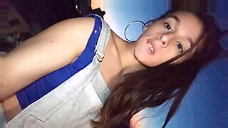 jovencita-follando-por-webcam