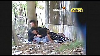 indian hijra pussy shows outdoor