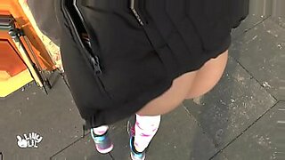 teen-stripting-public