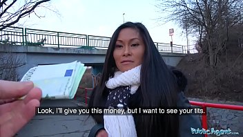 public agent give money to blow job