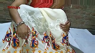 fad dal apani maushi ke coot ko xxx video