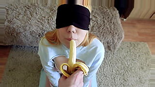 blindfolded-amateur-milf-swallowing-xhamster