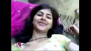 indian wife on phone while cheating