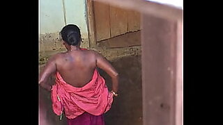 mallu naked aunty bath shower