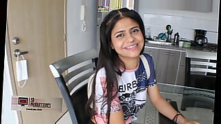 asiatico-co-colegiala-rusa-porno