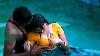 seachonly desi indian college lovers sex only in park