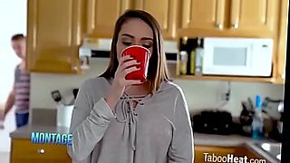 mujer-flacas-media-estatura-creampie