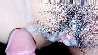 le-meten-cosas-en-el-culo-porno
