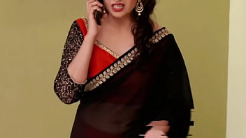 aunty hip saree