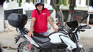 chico-masturbandose-por-whats-videos