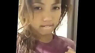 pinay nbosohan habang ng huhugas ng puki sa banyo