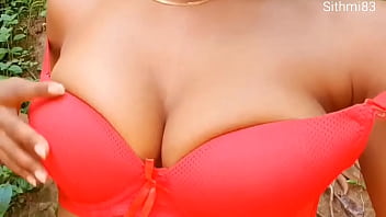 big nuchral boobs beauti girl