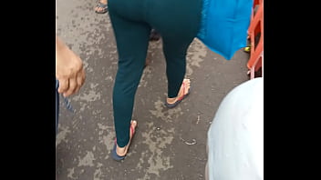 girl in leggings with perfect ass9