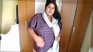 indian aunty lesbian