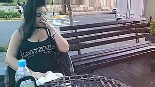 colegiala-cogida-en-un-descampado-xvideos