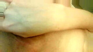 elegant-milf-masturbate-while-husband-is-out-livecam69-com