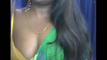 whylde boobs show all the person in bus