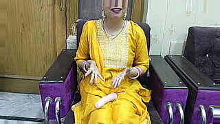 asiatica-se-viene-con-dildo-xnxx